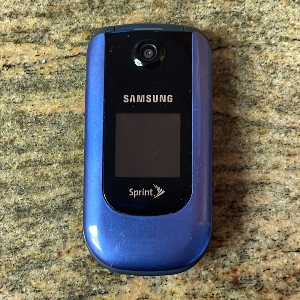 Samsung clamshell cell phone